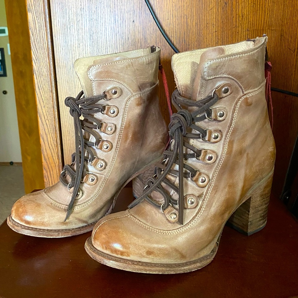 Freebird Borrow Size 8